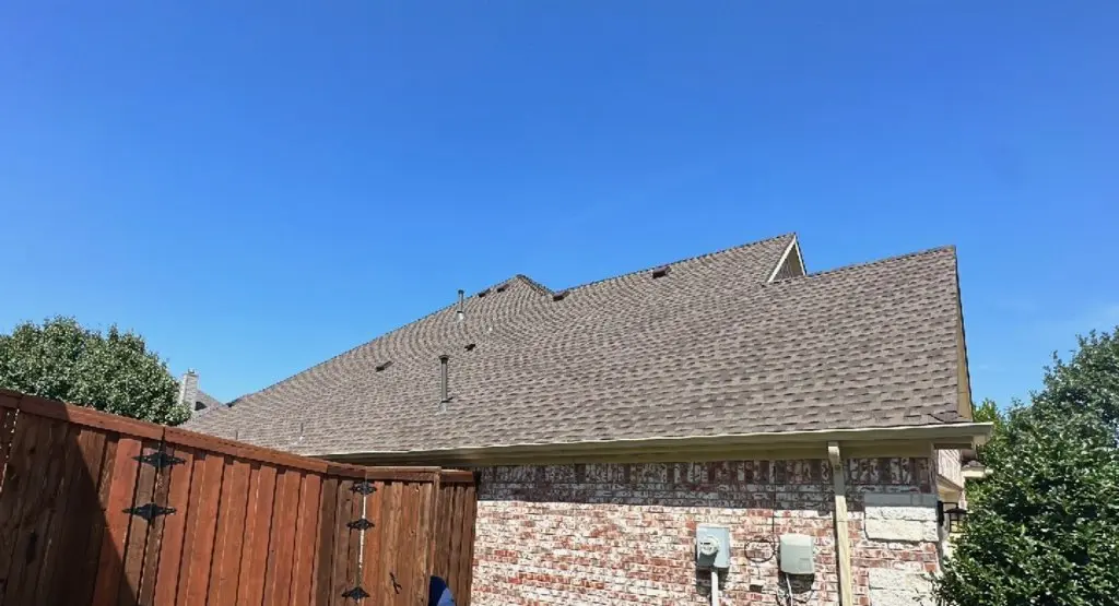 Completed roof replacement project in Holiday